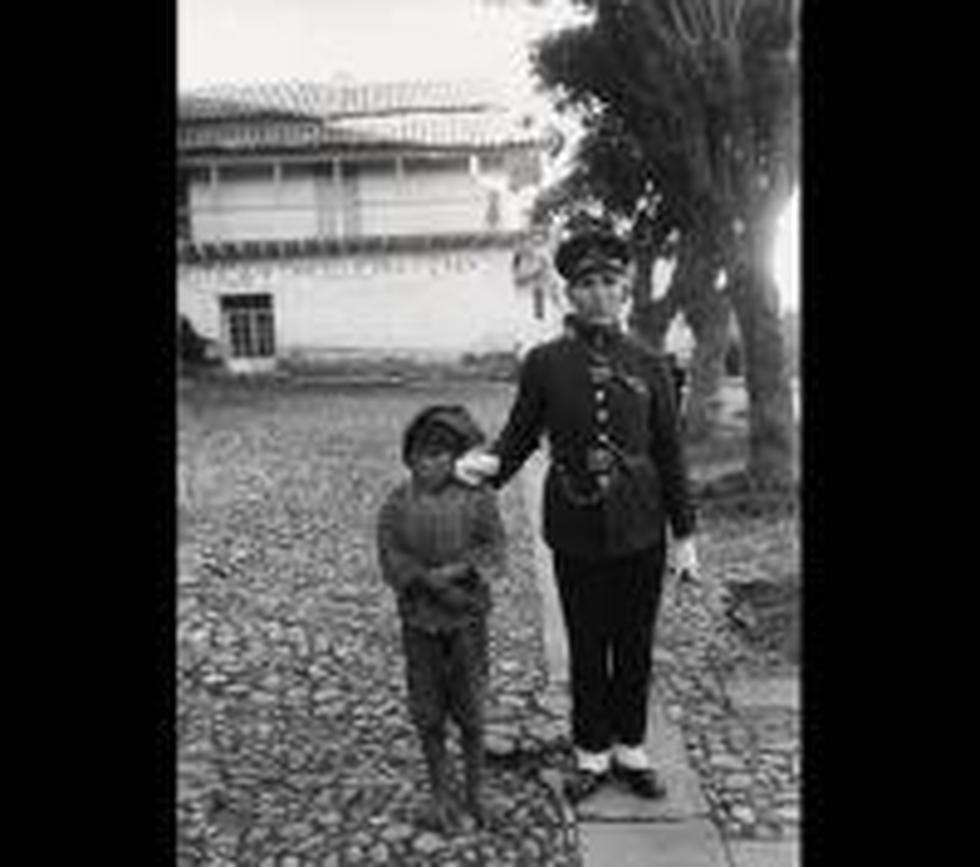 París: Homenajean a fotógrafo peruano Martín Chambi