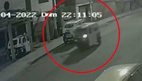 Joven se lanzó de una mototaxi en movimiento para evitar secuestro en Chorrillos. (Captura: ATV Noticias)