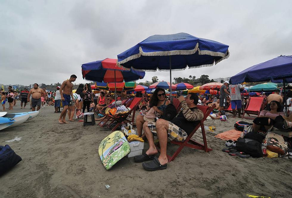 Limeños disfrutan Año Nuevo acampando en playas (FOTOS Y VIDEO)