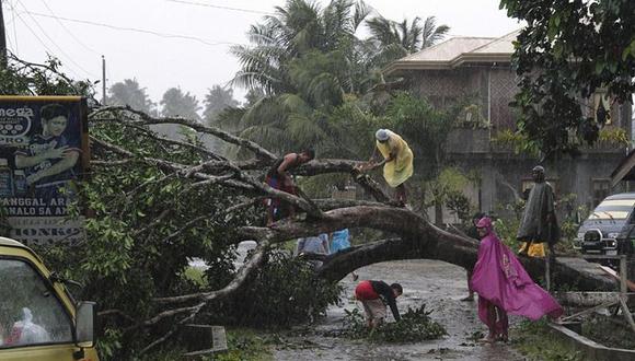 Guerrilla filipina declara tregua tras paso del tifón "Bopha"