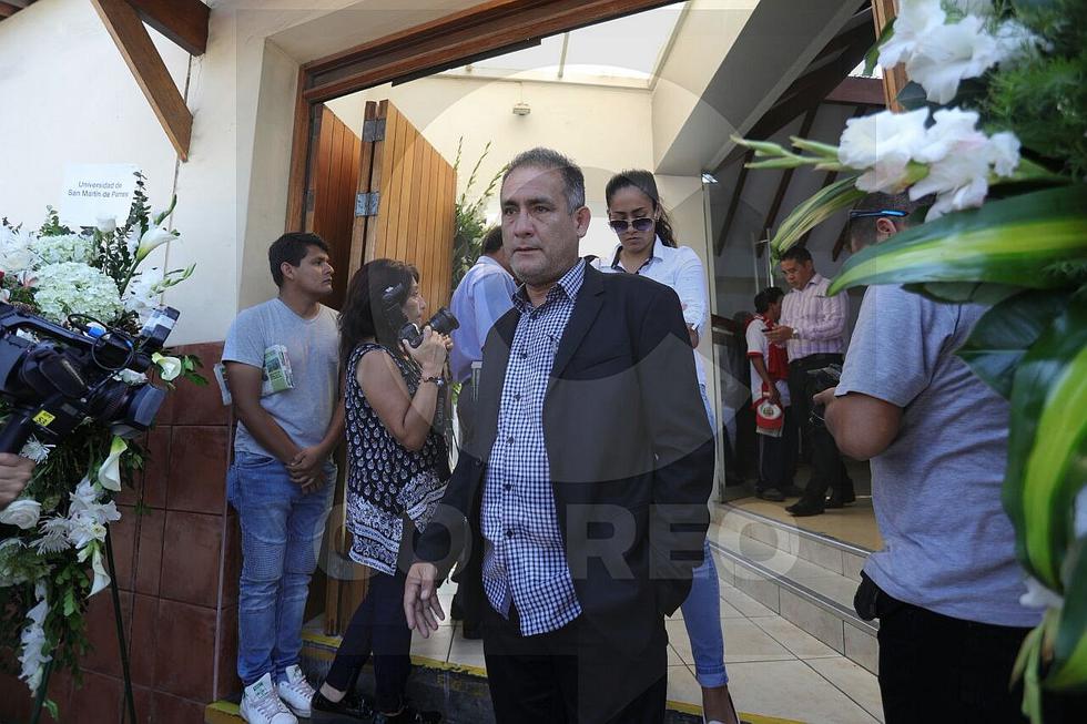 Daniel Peredo: Amigos y familiares se reúnen para dar el 'último adiós' a recordado periodista