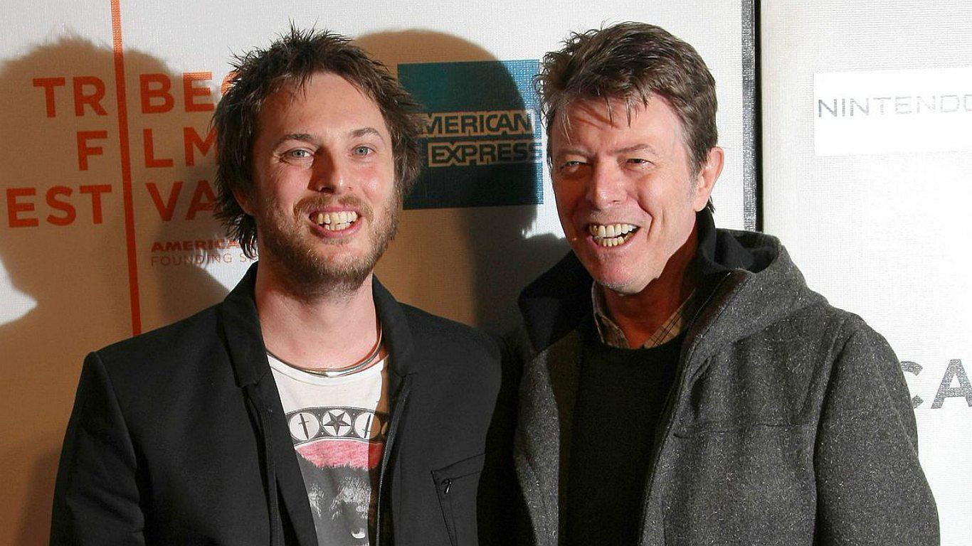 Hijo de David Bowie inaugura un club de lectura en honor a su padre