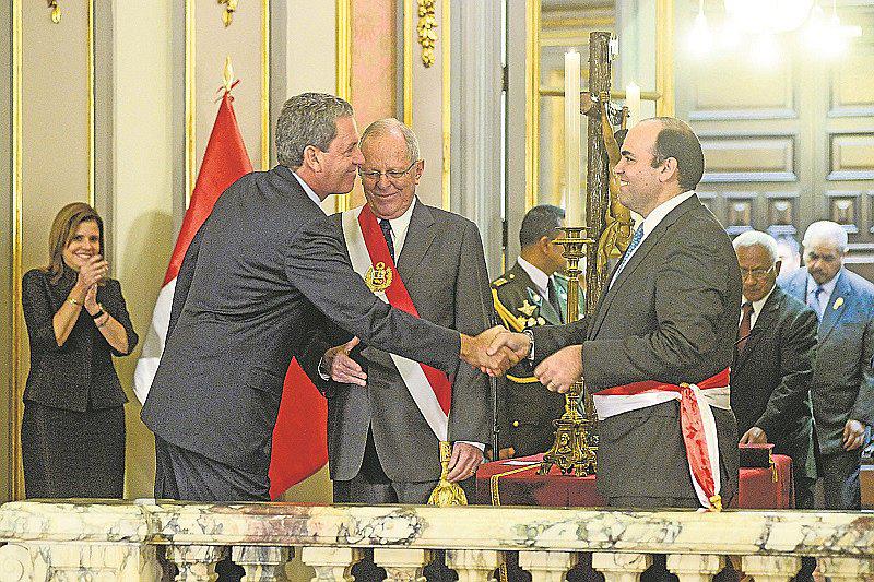 Fernando Zavala asume el MEF: Ofrece más empleo, inversión pública y reactivar economía