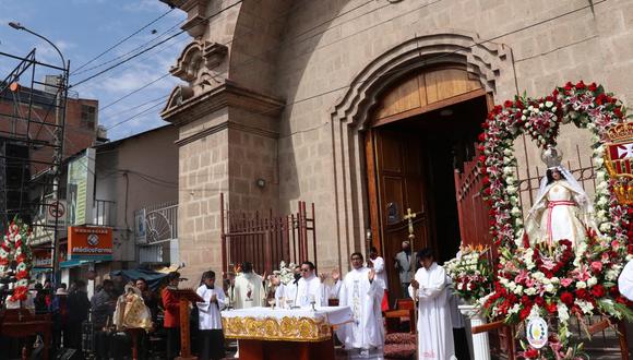 La sagrada imagen fue paseada en procesión por las principales calles de Juliaca. Puno. Foto/Difusión.