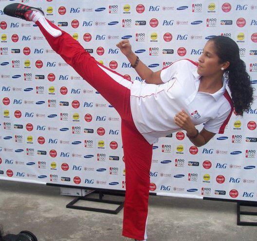 Alexandra Grande avanza a semifinales de karate y asegura medalla para el Perú