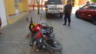 ​Asaltantes fugan abandonando moto y revólver