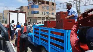 Regalan cervezas tras volcarse camión en la Av. Leguía, en Chiclayo (VIDEO)