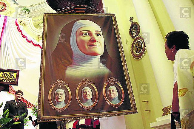 Presentan el busto de Sor Ana de los Ángeles en tamaño real