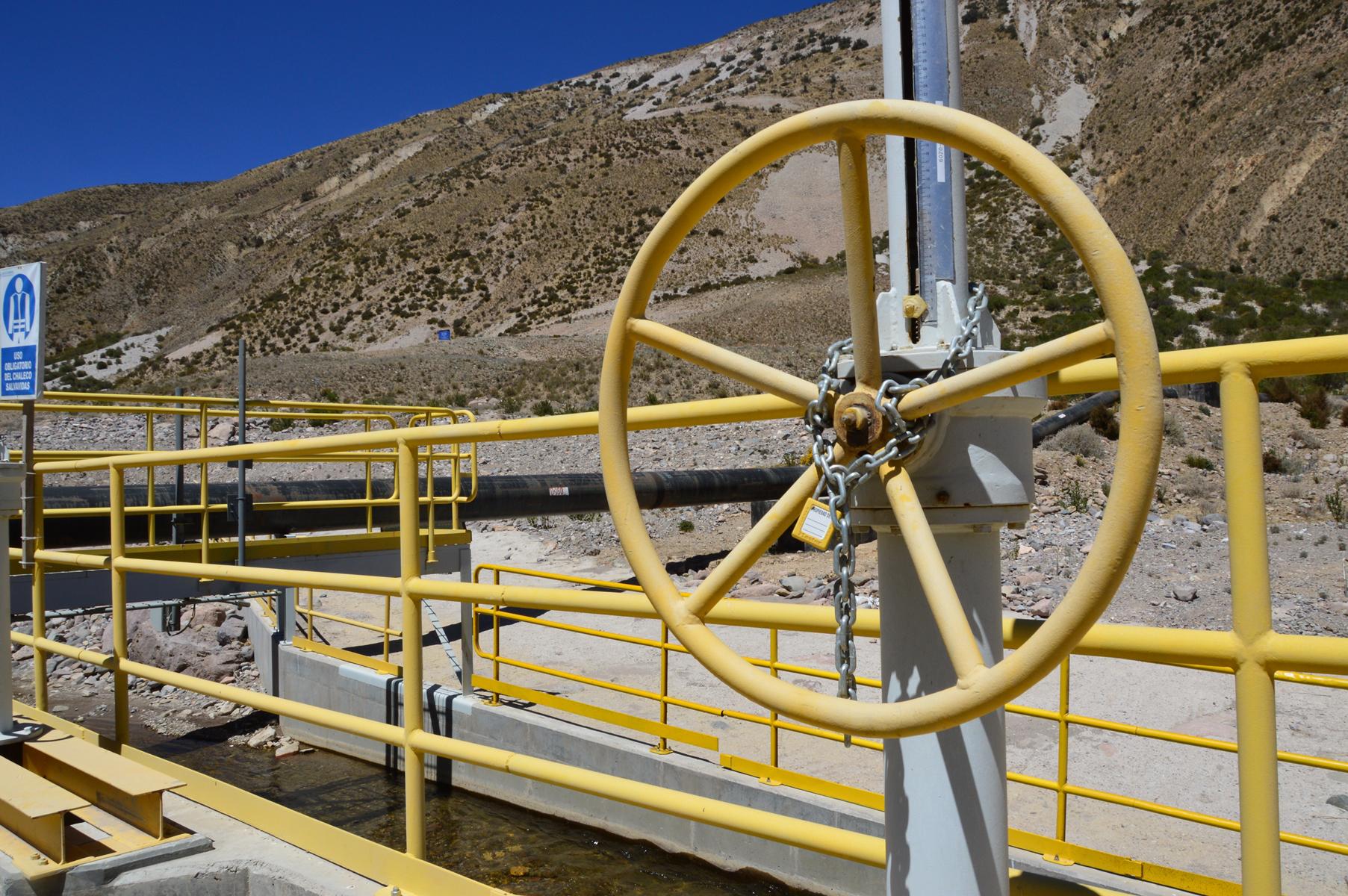 Anglo American anuncia que no captará agua del río Asana por déficit de lluvias