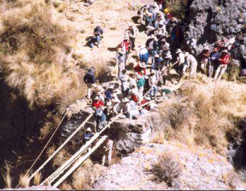 Ancestral "Chaka Chutay" en Sarhua