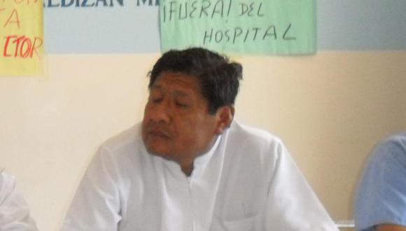 Médicos del hospital de Huánuco realizan plantón exigiendo salida de director