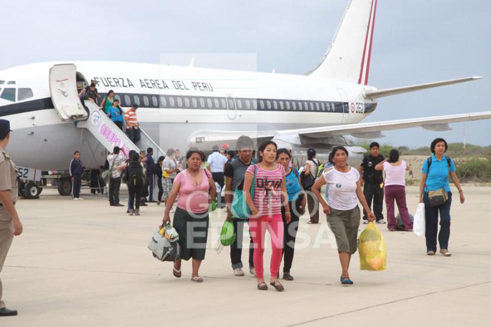 Primer grupo de peruanos varados en Colombia llegó a Piura
