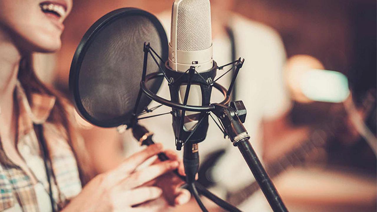 Cantar mejoraría nuestro estado de ánimo y sería beneficioso para la salud 