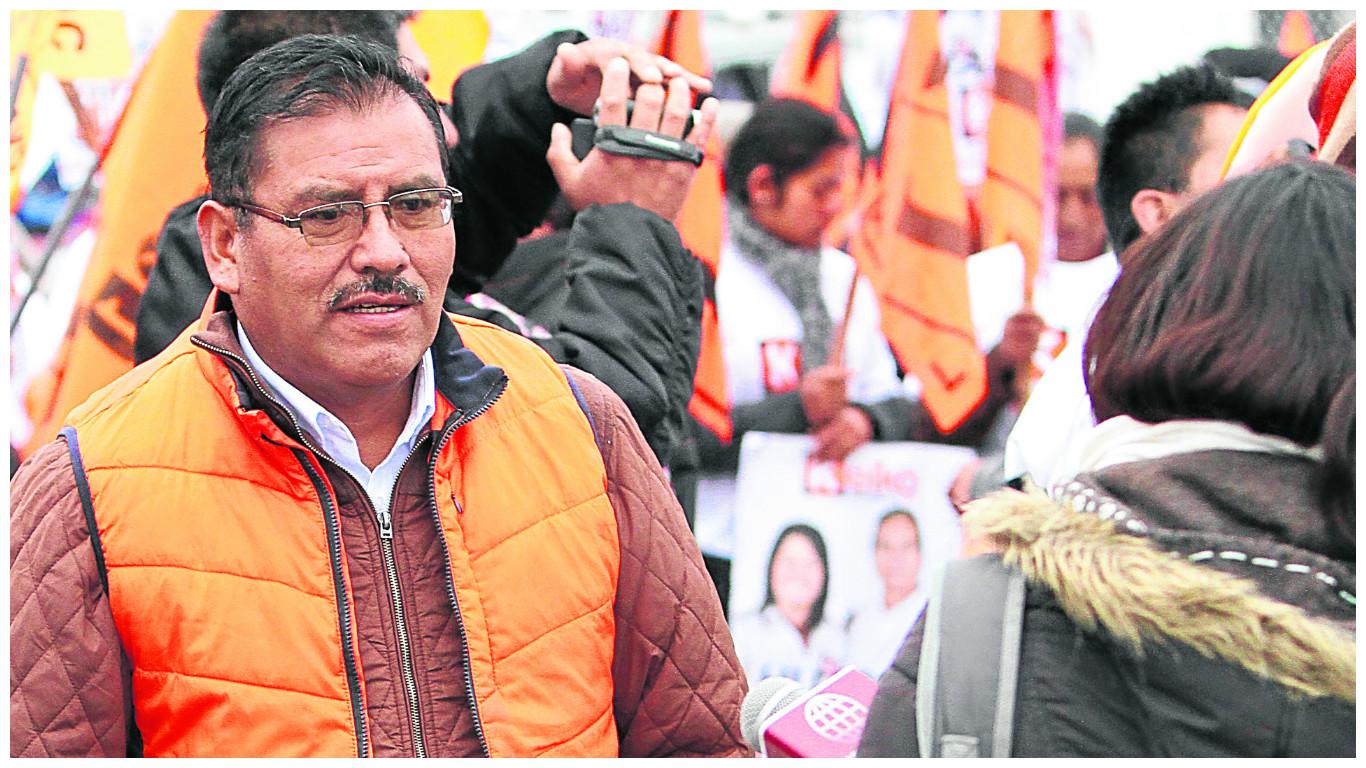 ​Candidato fujimorista ahora niega haber entregado silla de ruedas, pese a video que lo delata (VIDEO)