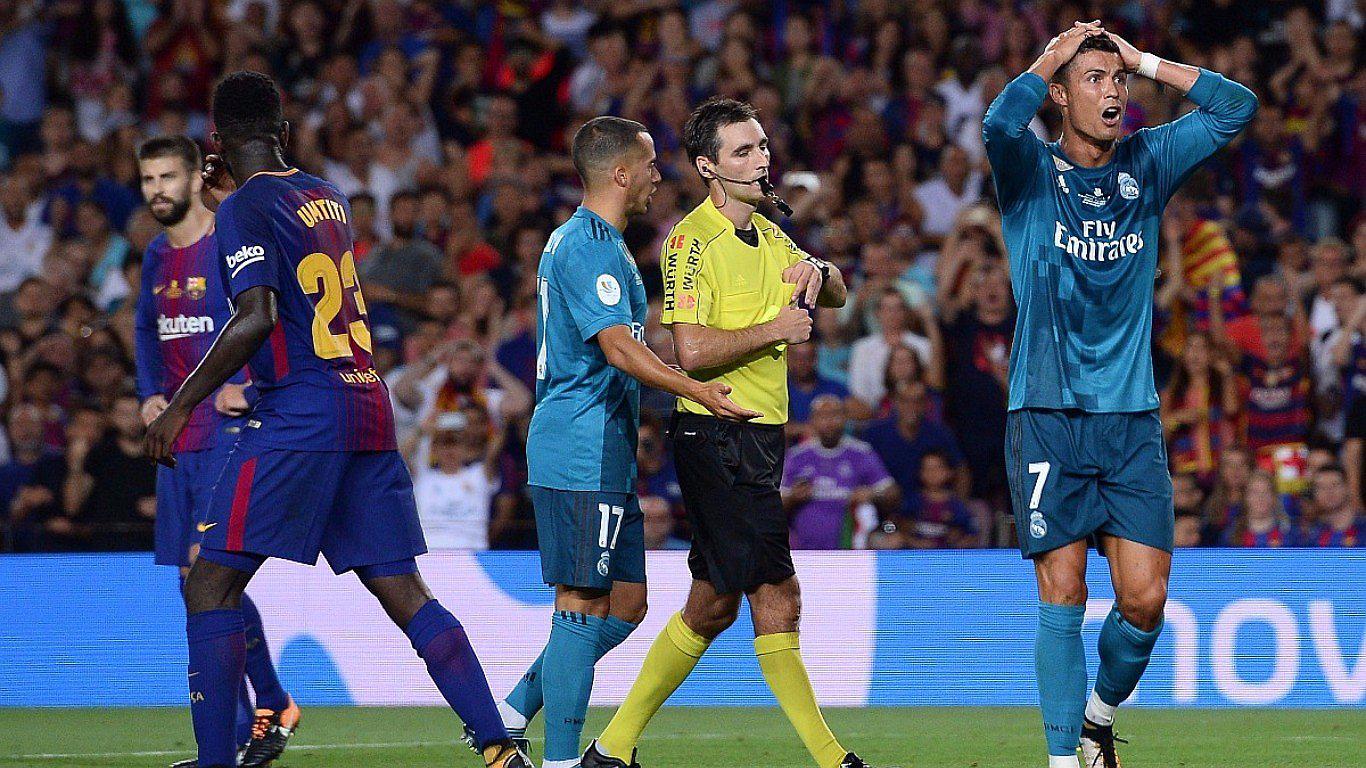 ​Cristiano Ronaldo pierde los papeles y agrede al árbitro (VIDEO)