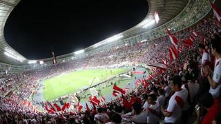 Exministro Óscar Ugarte tilda de “incoherente” que se permita ingreso de hinchas al estadio Nacional