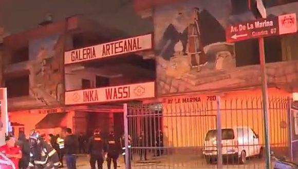 Pueblo Libre: Incendio consumió galerías de mercado de artesanías (VIDEO)