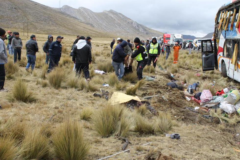 21 familias destruidas en despiste y volcadura de bus