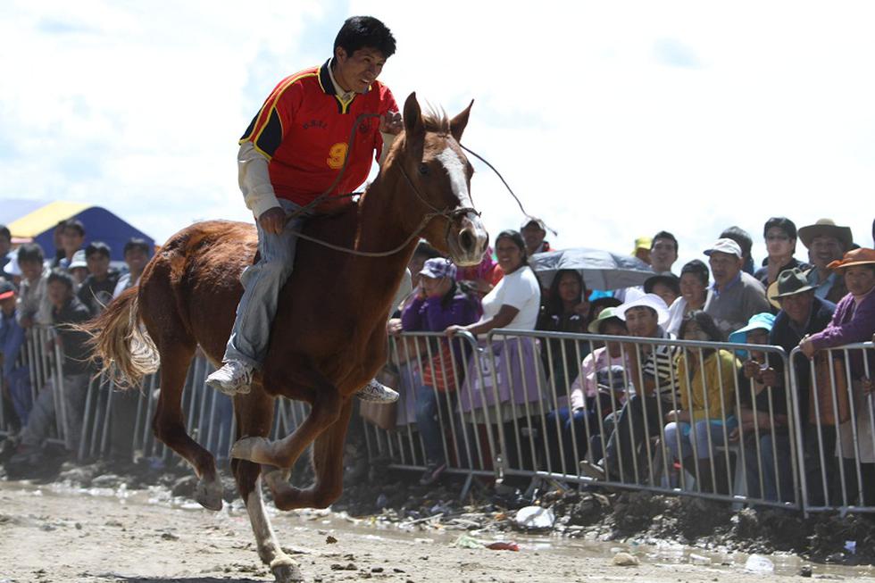 Fotos: Más de 200 caballos corrieron en emocionante carrera de "Morochucos"