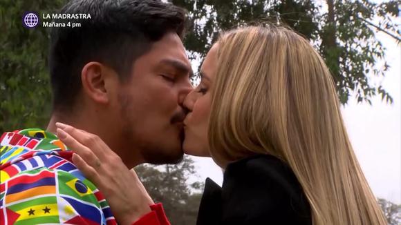 'In the background there is room': This was Macarena and Joel's first kiss