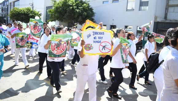 Cientos de profesionales de la salud marcharon por las calles de Chiclayo para sensibilizar a la población.