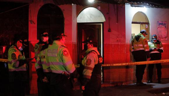 Dos personas fueron asesinados a balazos dentro de una vivienda. Foto: Joel Alonzo/GEC