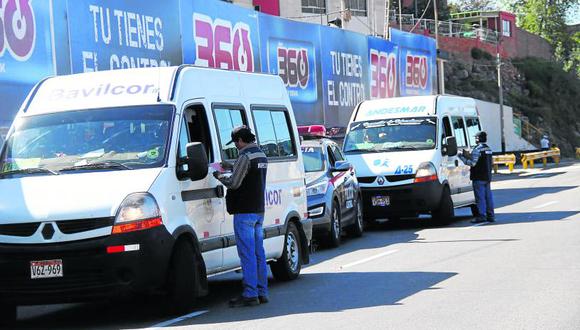 MTC: 2 minivans van al depósito por día