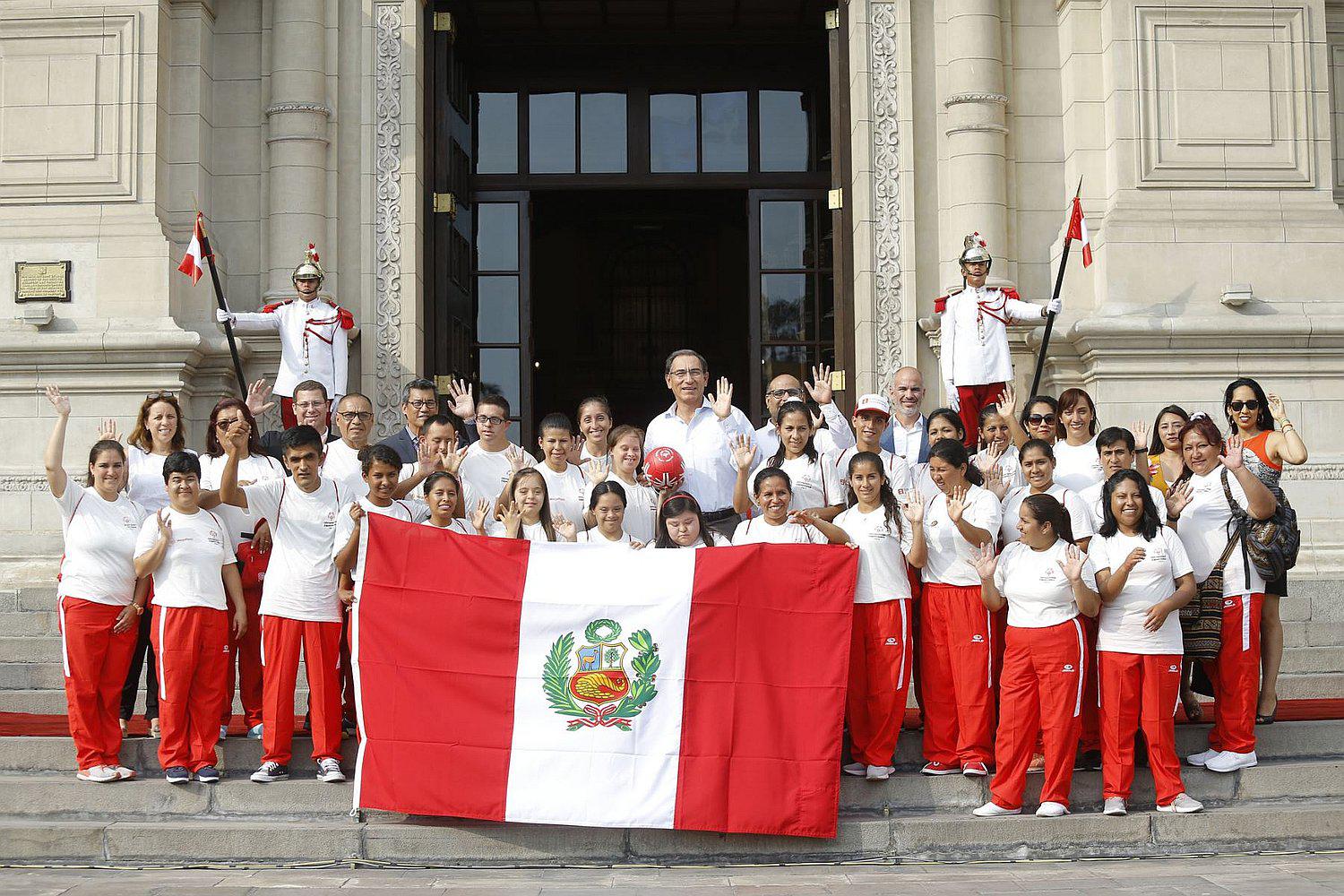 Martín Vizcarra alentó a la Delegación que participarán en las olimpiadas especiales de Abu Dhabi 2019