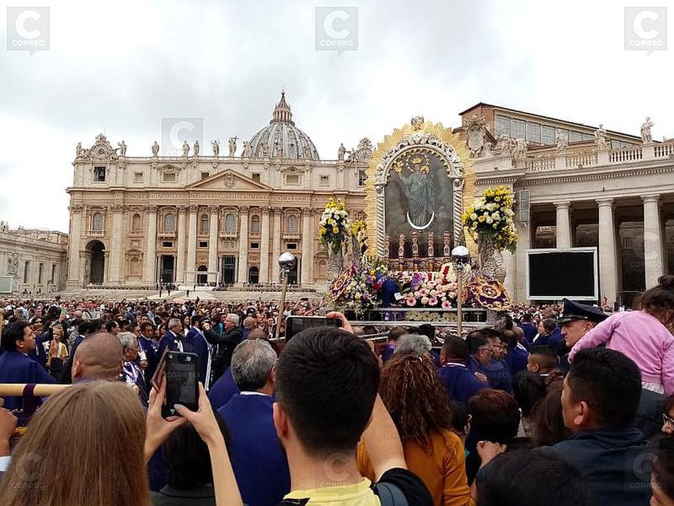Peruanos celebraron fiesta del Señor de los Milagros en el Vaticano