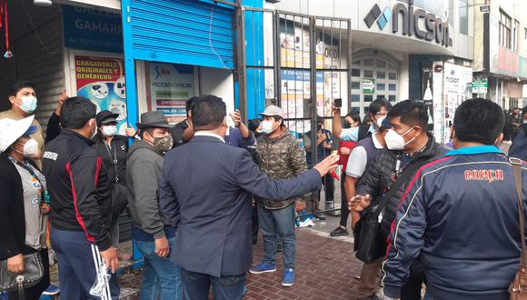 Se disputan la galería Gamarra ubicada en la calle Patricio Meléndez en el cercado de Tacna. (Foto: Correo)