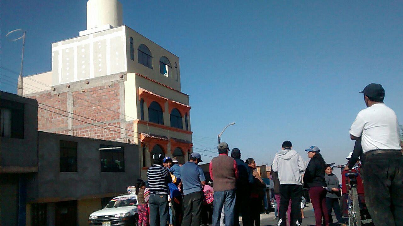 Tacna: vecinos descubren una antena camuflada como tanque de agua