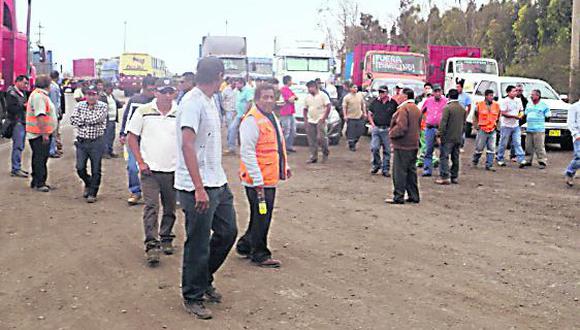Transportistas  protestan en Pisco
