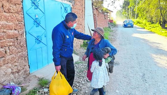 Los vecinos de la zona pidieron a la Municipalidad de Chupaca, visitar a los abuelos y evaluar la situación en la que viven para darles un apoyo permanente.