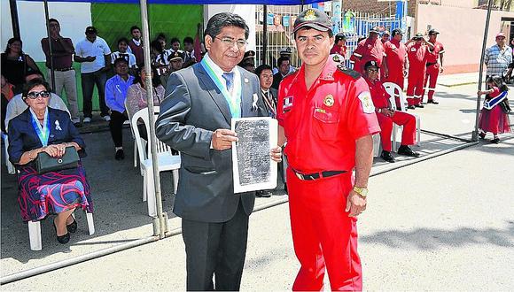 Comuna de Paita rinde homenaje a bomberos en sus 156 aniversario