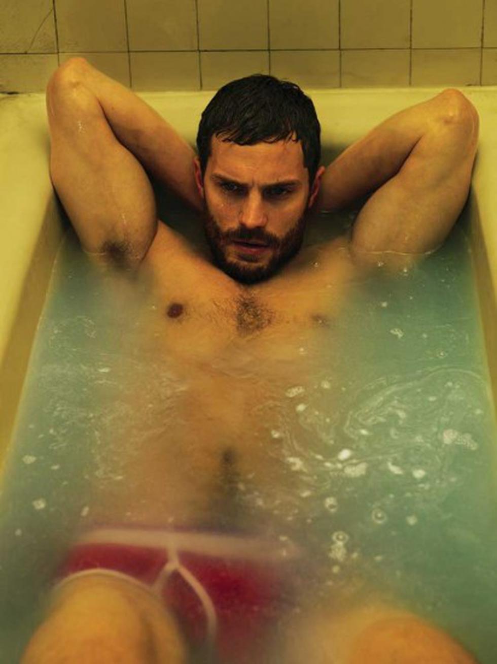 Jamie Dornan de "50 Sombras de Grey" posa muy sexy en sesión de fotos