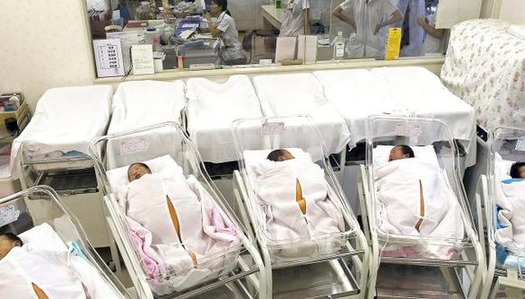 Japón dará impulso económico para aumentar natalidad