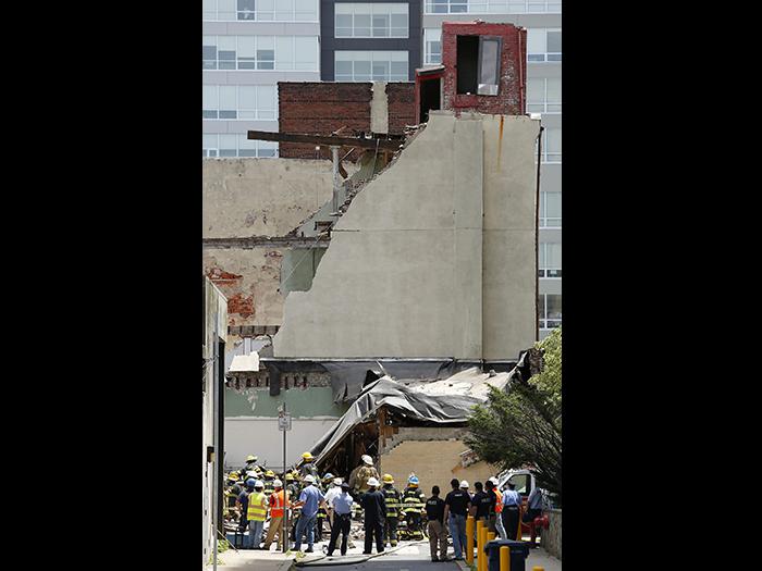 Derrumbe en Filadelfia deja un muerto y 13 heridos