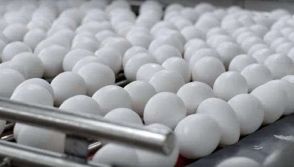 YouTube: ¿Esta cadena popular de fast food usa huevos de verdad?