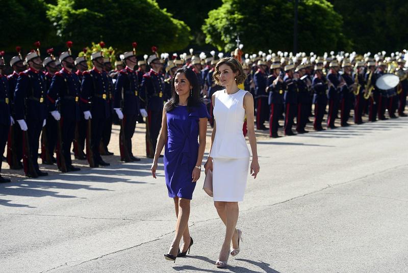 Nadine Heredia en prensa española: "No tendrá problemas para elegir modelito en su armario"