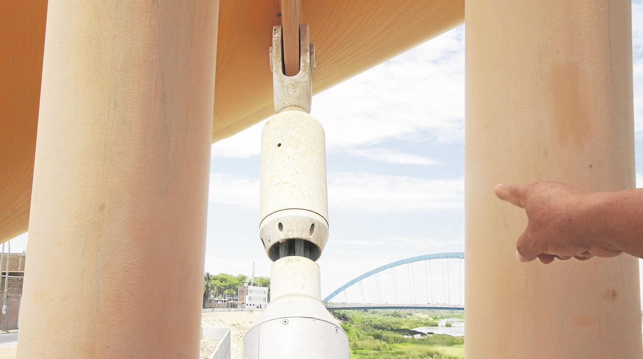 Problemas en estructura de puente San Miguel