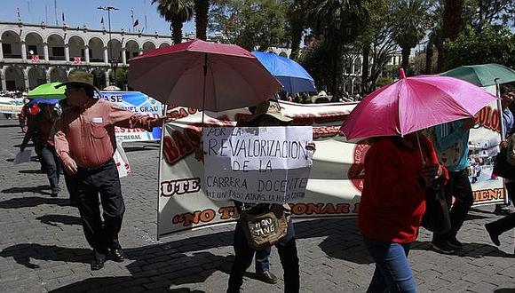 ​Huelga de docentes se realiza a medias en Arequipa