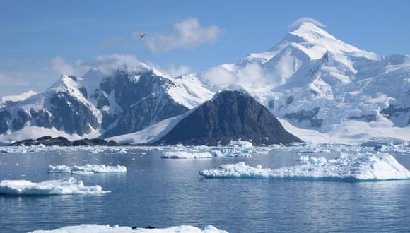 La Antártida oculta lagos subterráneos salinos con signos de vida microbiana
