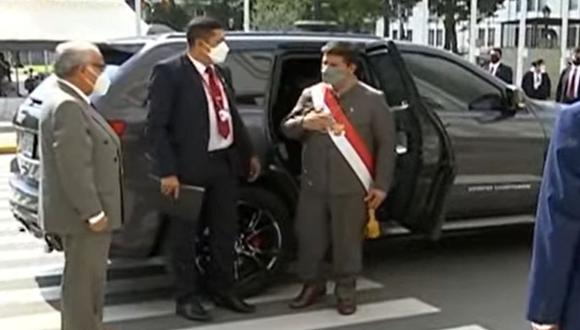 Pedro Castillo Terrones llega al Parlamento. (Captura: Congreso TV)