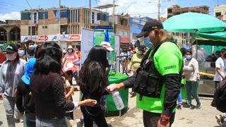 Dan ultimátum a ‘cachineros’ en Huancayo por violar medidas sanitarias en feria