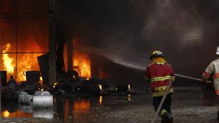 Navidad: bomberos atendieron 27 incendios en las primeras horas del 25 de diciembre