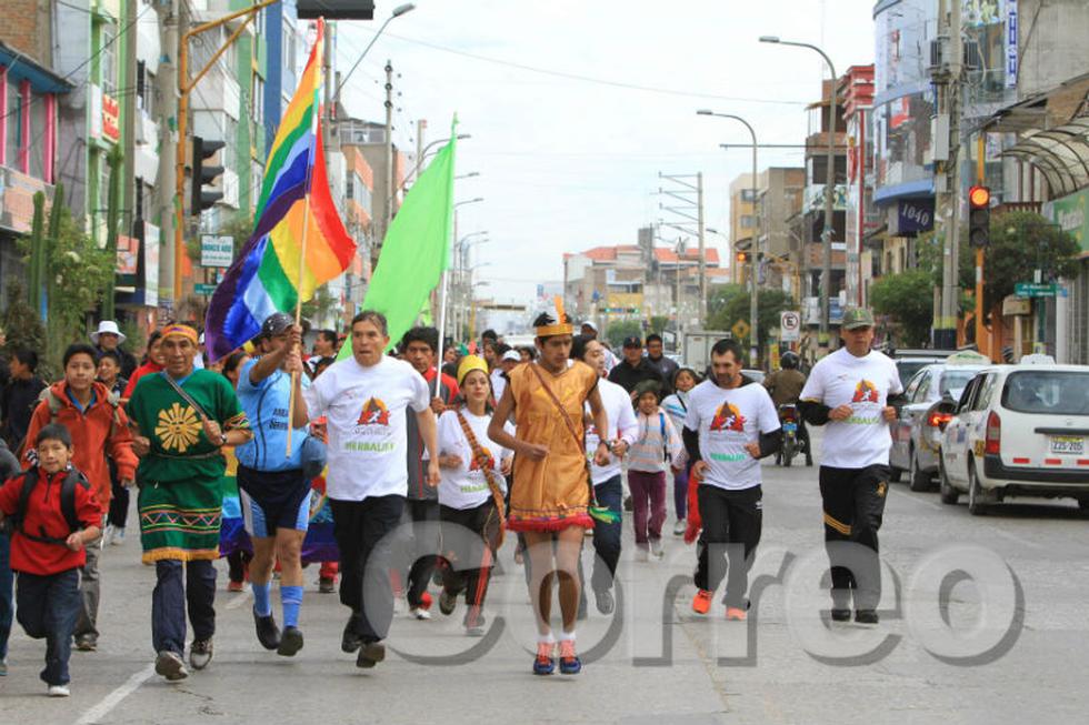 Inicia carrera de chasquis que unirá 5 regiones (FOTOS)
