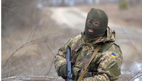 Dos rusos capturados en Ucrania admiten ser soldados del ejército ruso 