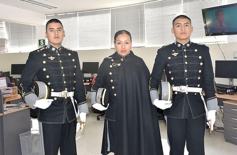 Cadetes visitan colegios para difundir admisión a Escuela Militar de Chorrillos