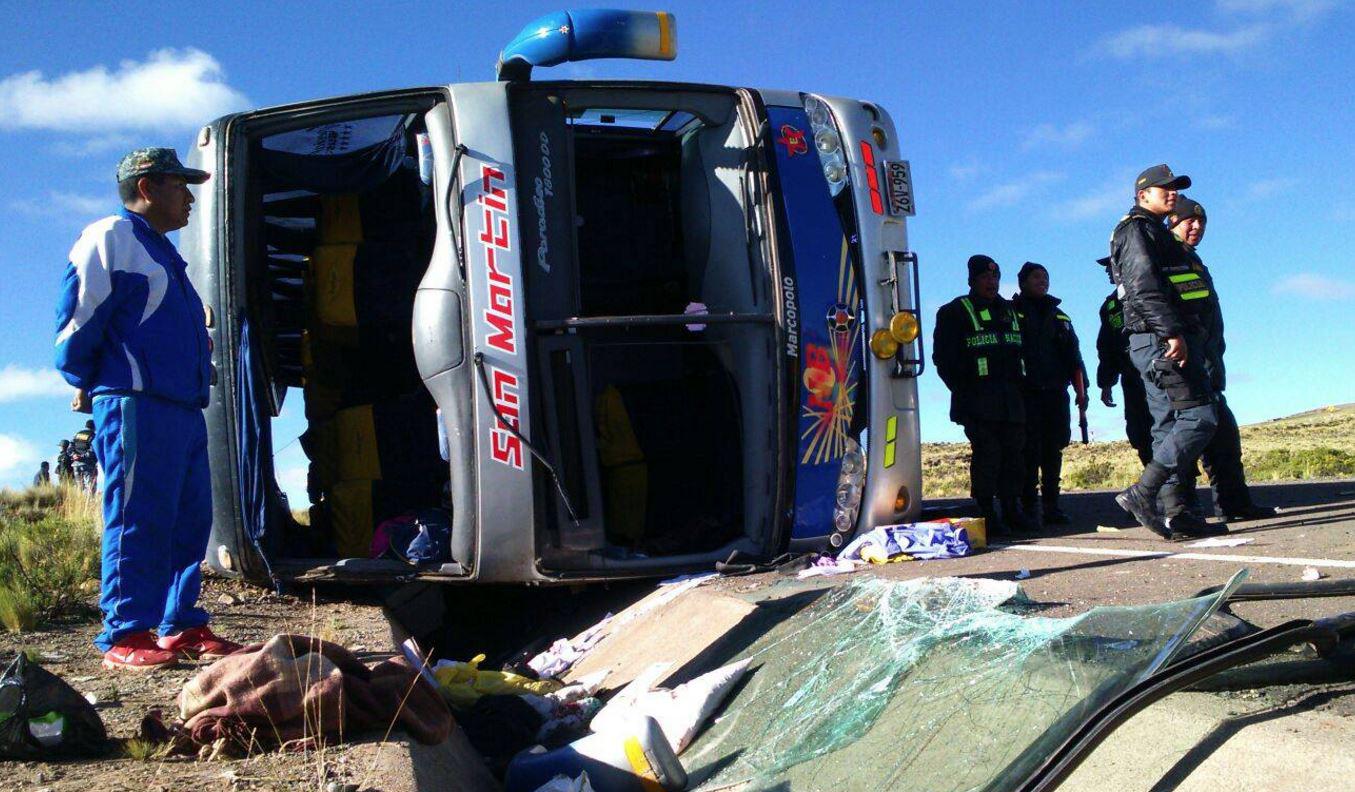 Puno: choferes del bus accidentado de San Martín se hacen humo  