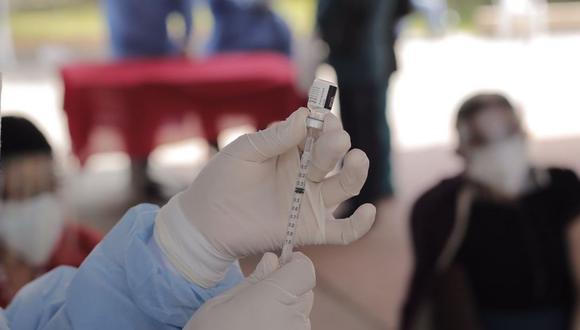 Serenos de  Mariano Melgar y Paucarpata abandonaron vacunatorio al saber que recibirían dosis de Sinopharm. (Foto: GEC)